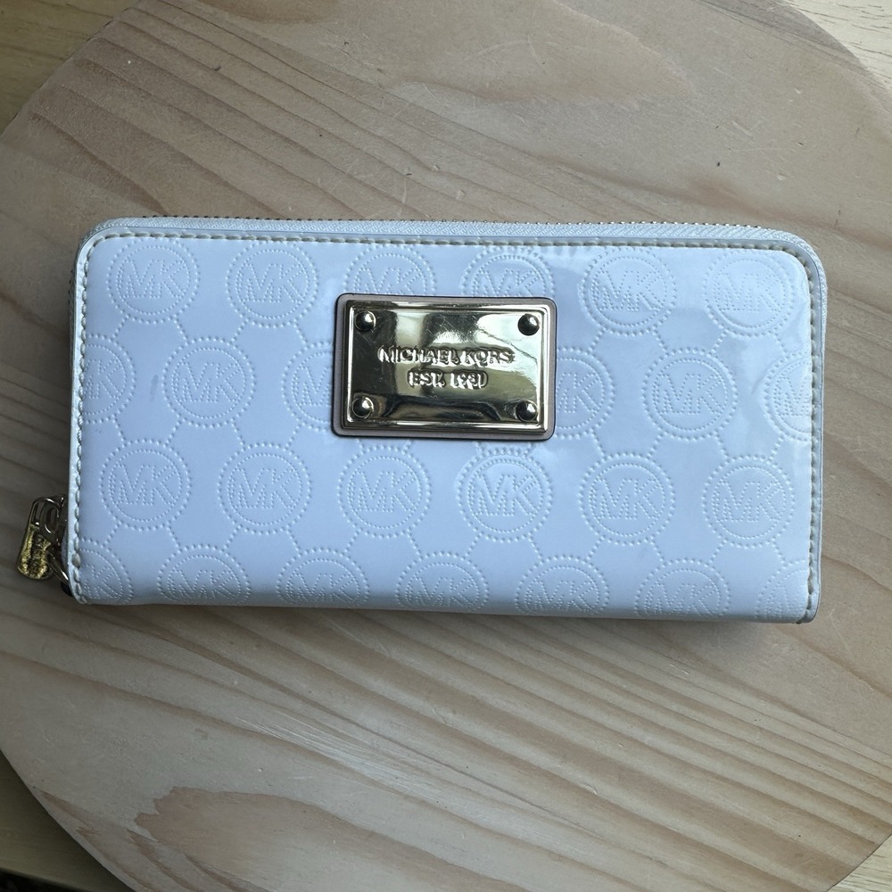 Michael Kors Continental Wallet 7 Inch White Patent Leather Zip Around MK Logo